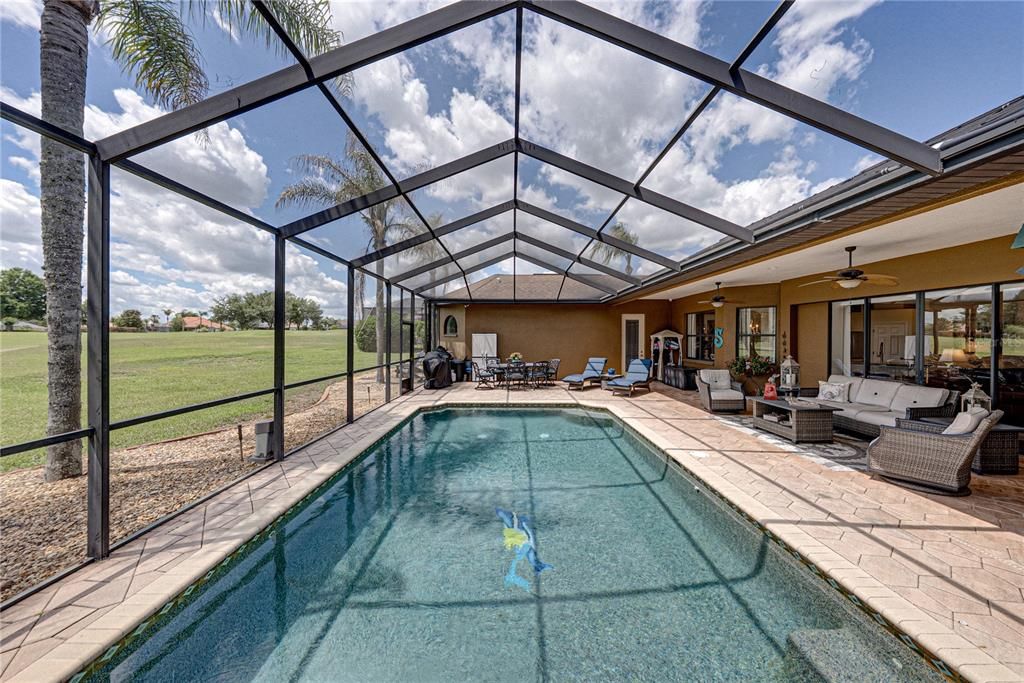 Active With Contract: $700,000 (3 beds, 3 baths, 2471 Square Feet)