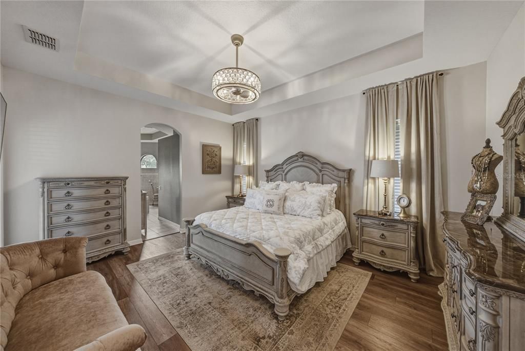 Active With Contract: $700,000 (3 beds, 3 baths, 2471 Square Feet)
