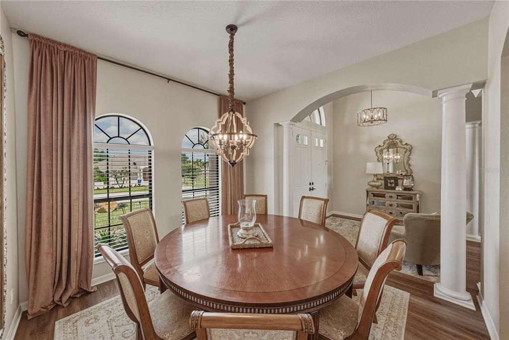 Active With Contract: $700,000 (3 beds, 3 baths, 2471 Square Feet)