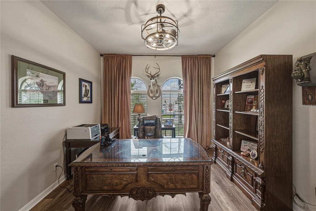 Active With Contract: $700,000 (3 beds, 3 baths, 2471 Square Feet)