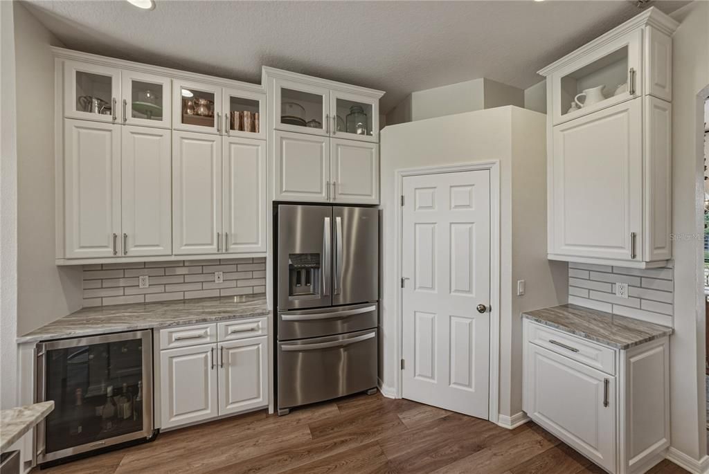 Active With Contract: $700,000 (3 beds, 3 baths, 2471 Square Feet)
