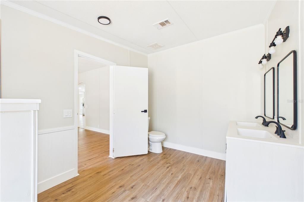 For Sale: $274,900 (3 beds, 2 baths, 2052 Square Feet)