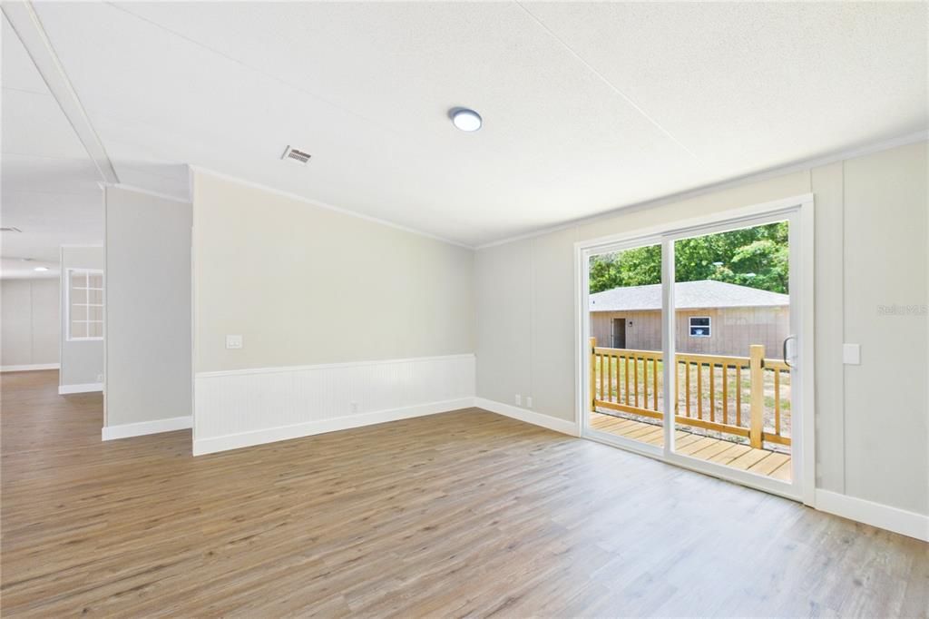 For Sale: $274,900 (3 beds, 2 baths, 2052 Square Feet)