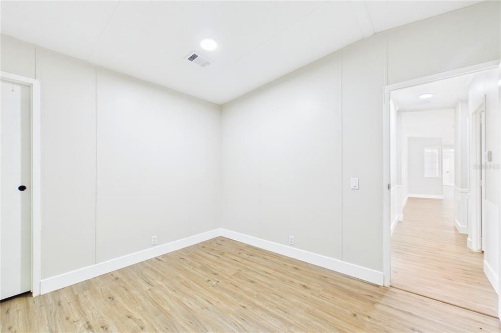 For Sale: $274,900 (3 beds, 2 baths, 2052 Square Feet)