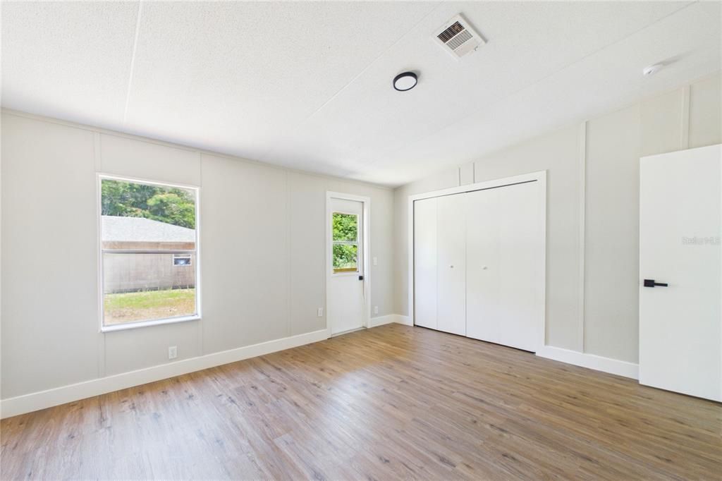 For Sale: $274,900 (3 beds, 2 baths, 2052 Square Feet)