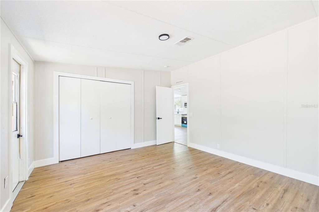 For Sale: $274,900 (3 beds, 2 baths, 2052 Square Feet)