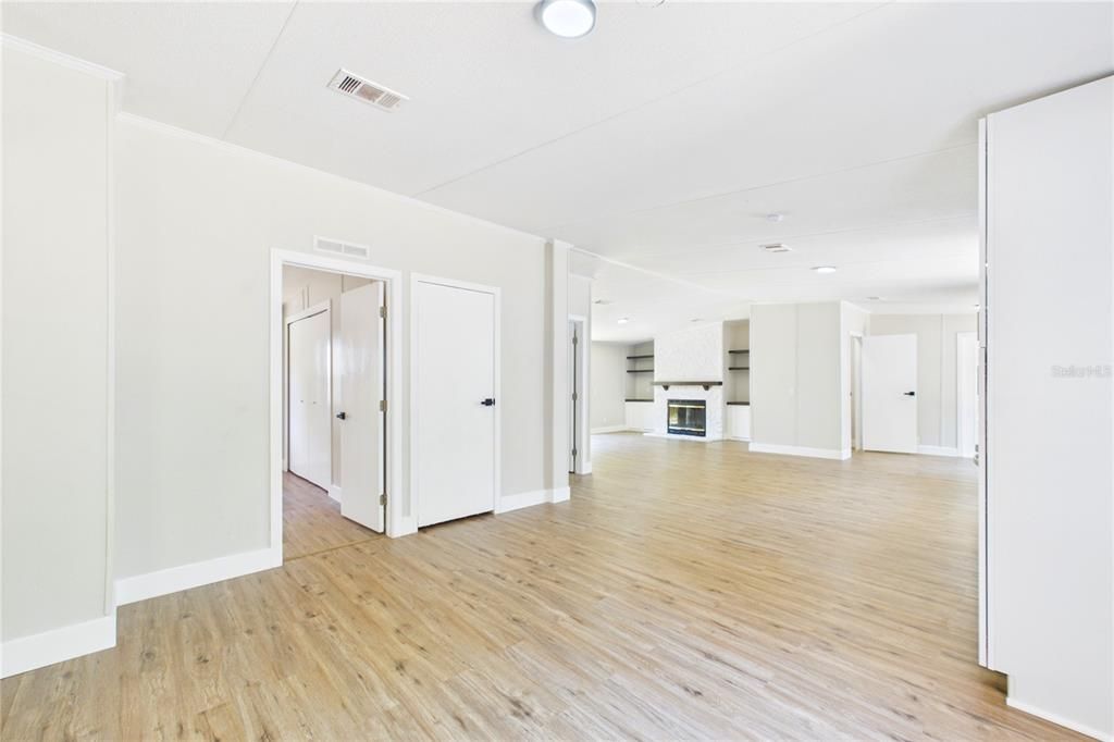 For Sale: $274,900 (3 beds, 2 baths, 2052 Square Feet)