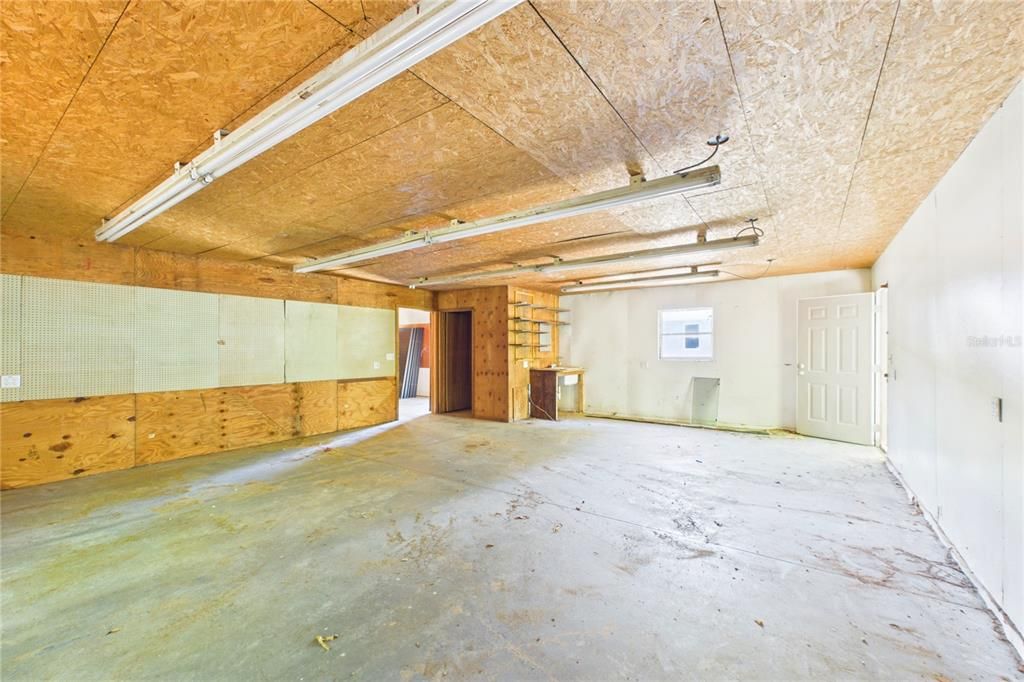 For Sale: $274,900 (3 beds, 2 baths, 2052 Square Feet)
