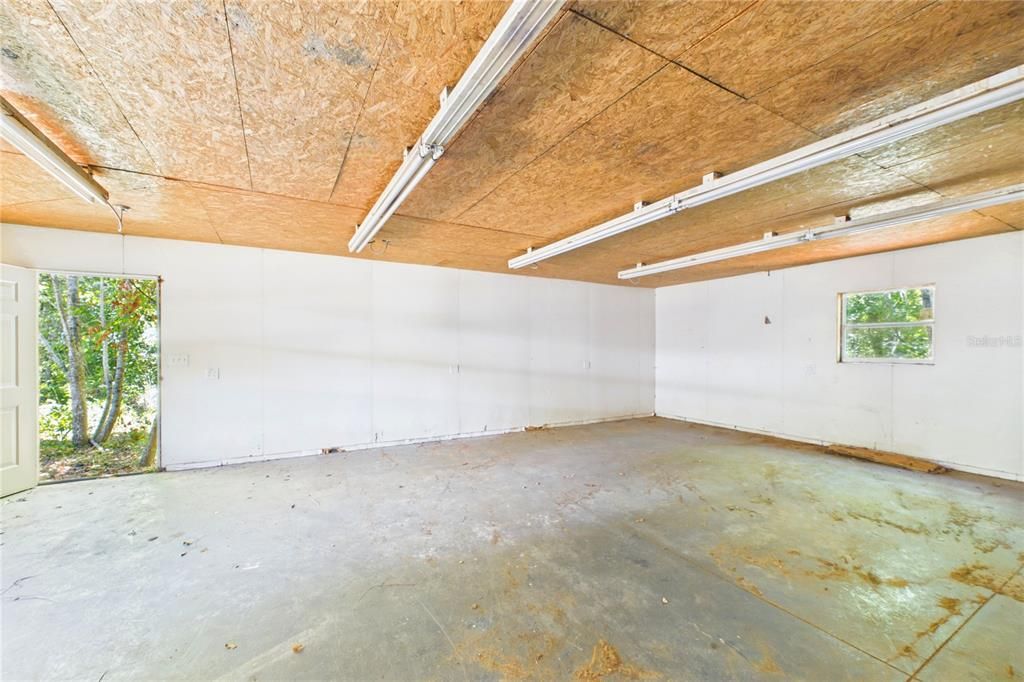 For Sale: $274,900 (3 beds, 2 baths, 2052 Square Feet)