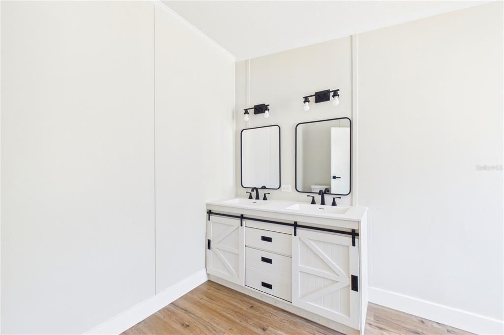 For Sale: $274,900 (3 beds, 2 baths, 2052 Square Feet)