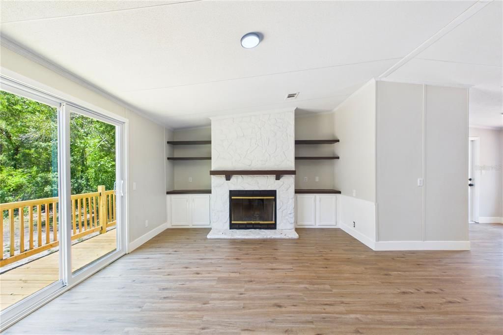 For Sale: $274,900 (3 beds, 2 baths, 2052 Square Feet)