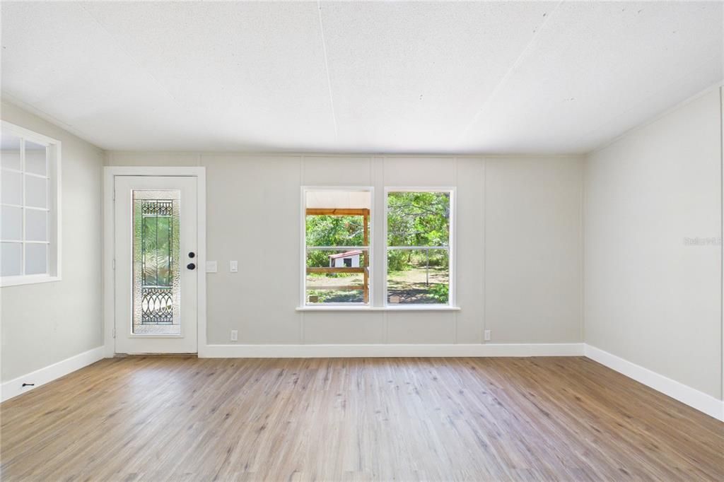 For Sale: $274,900 (3 beds, 2 baths, 2052 Square Feet)