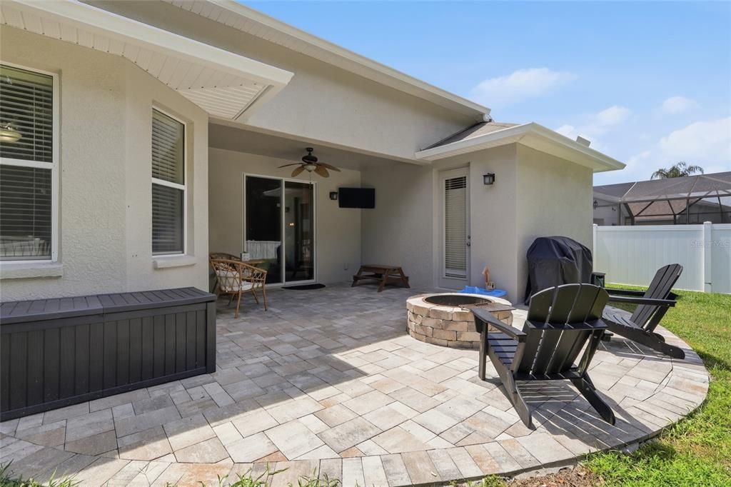 Activo con contrato: $385,000 (4 camas, 3 baños, 2013 Pies cuadrados)