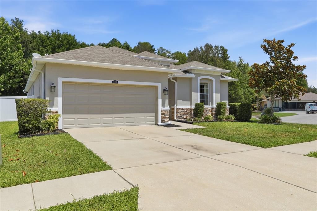 Activo con contrato: $385,000 (4 camas, 3 baños, 2013 Pies cuadrados)