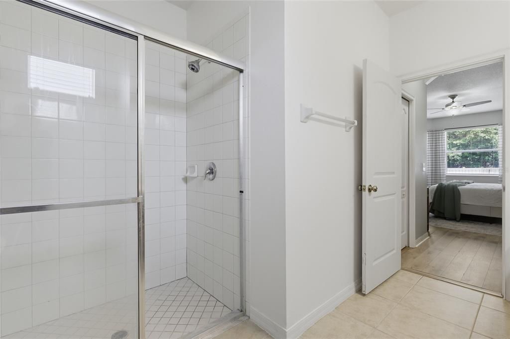 Activo con contrato: $385,000 (4 camas, 3 baños, 2013 Pies cuadrados)