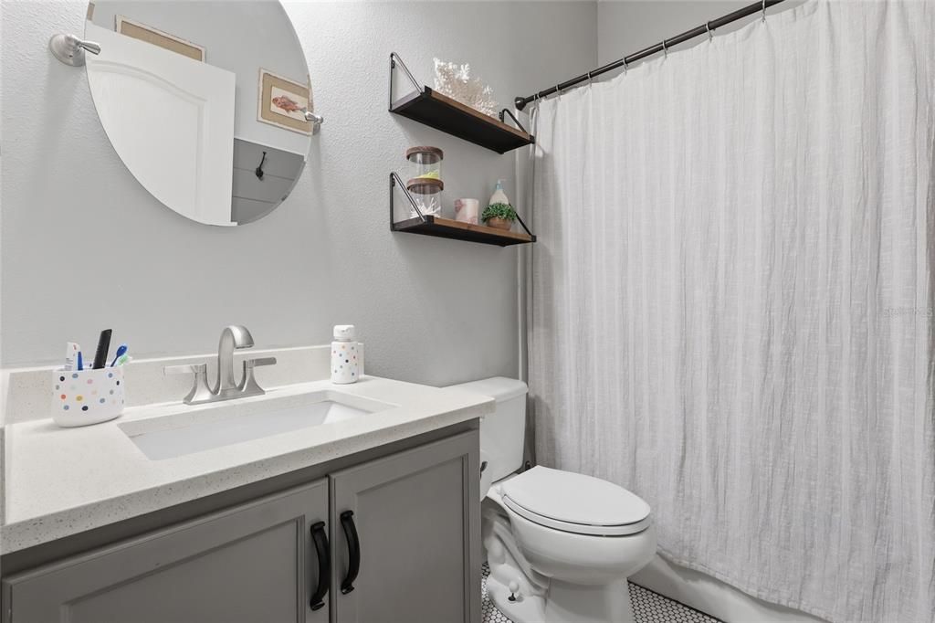 Activo con contrato: $385,000 (4 camas, 3 baños, 2013 Pies cuadrados)