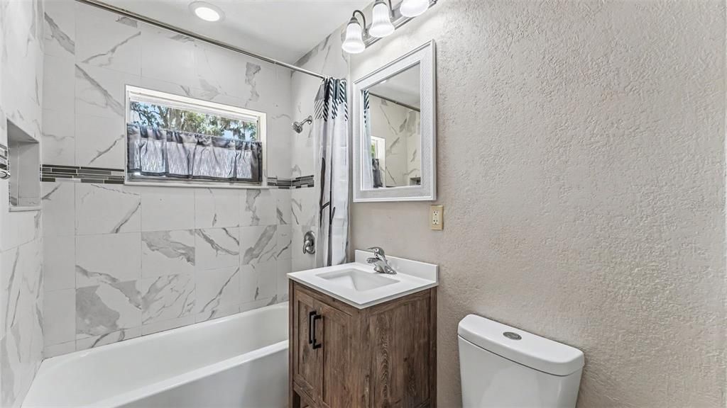 For Sale: $299,900 (4 beds, 2 baths, 1860 Square Feet)