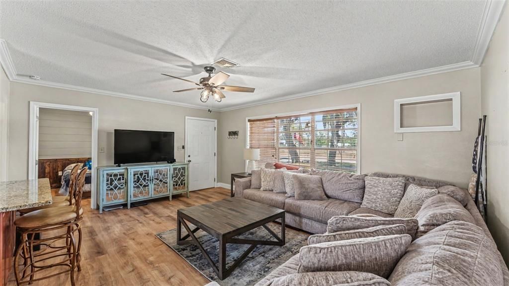 For Sale: $299,900 (4 beds, 2 baths, 1860 Square Feet)