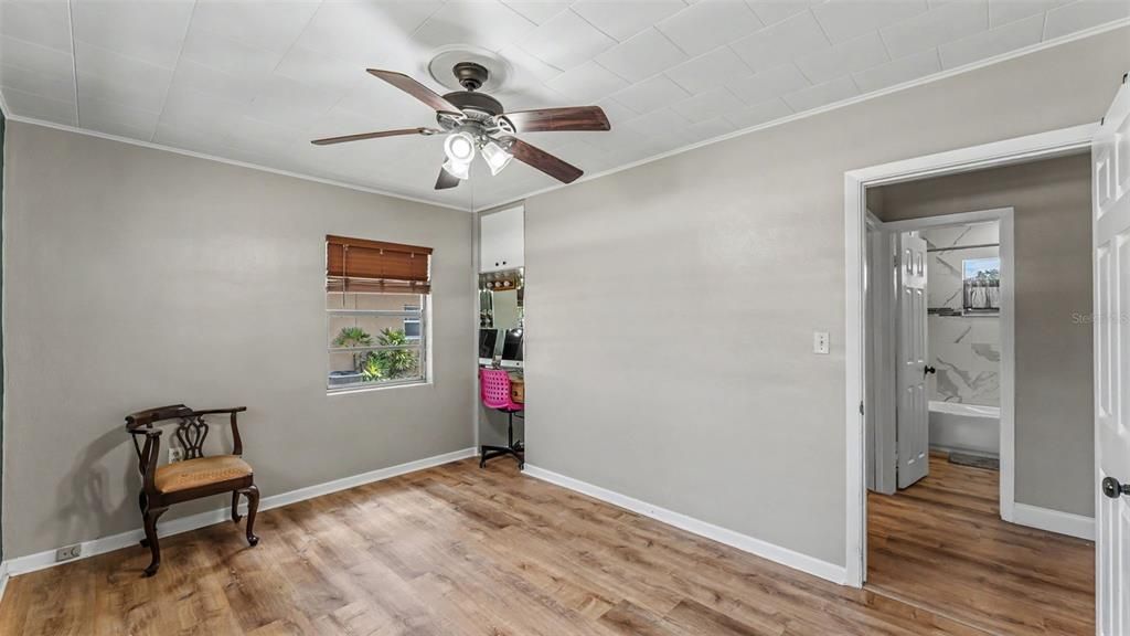 For Sale: $299,900 (4 beds, 2 baths, 1860 Square Feet)