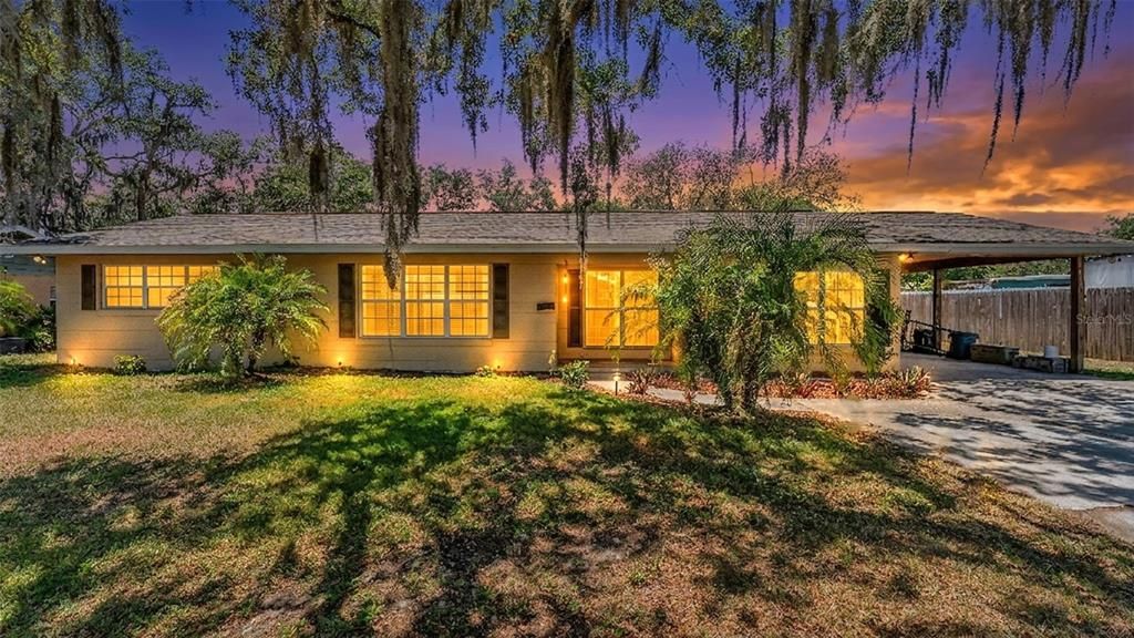 For Sale: $299,900 (4 beds, 2 baths, 1860 Square Feet)