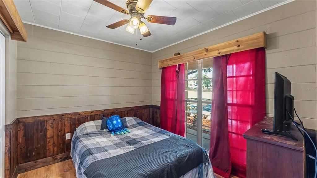 For Sale: $299,900 (4 beds, 2 baths, 1860 Square Feet)