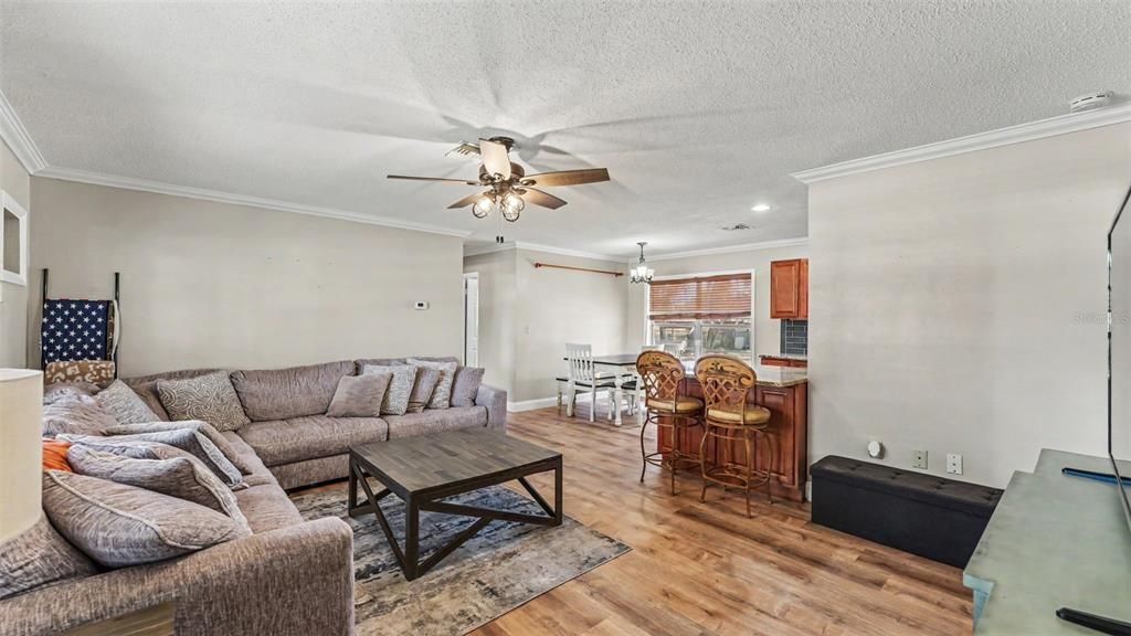 For Sale: $299,900 (4 beds, 2 baths, 1860 Square Feet)