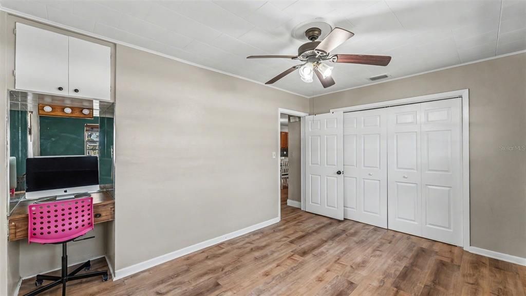 For Sale: $299,900 (4 beds, 2 baths, 1860 Square Feet)