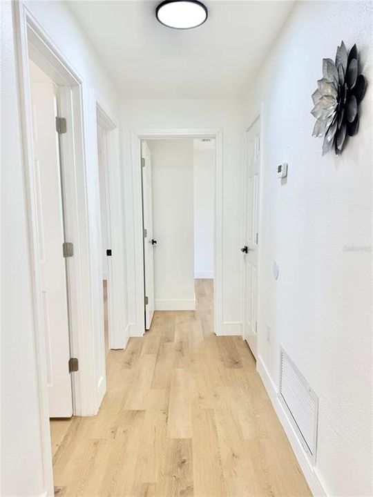 合同活跃: $189,900 (2 贝兹, 1 浴室, 1044 平方英尺)