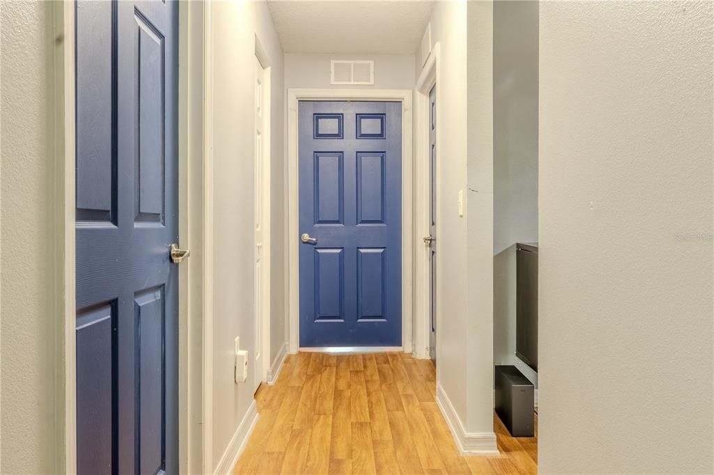 На продажу: $295,000 (4 спален, 2 ванн, 1612 Квадратных фут)