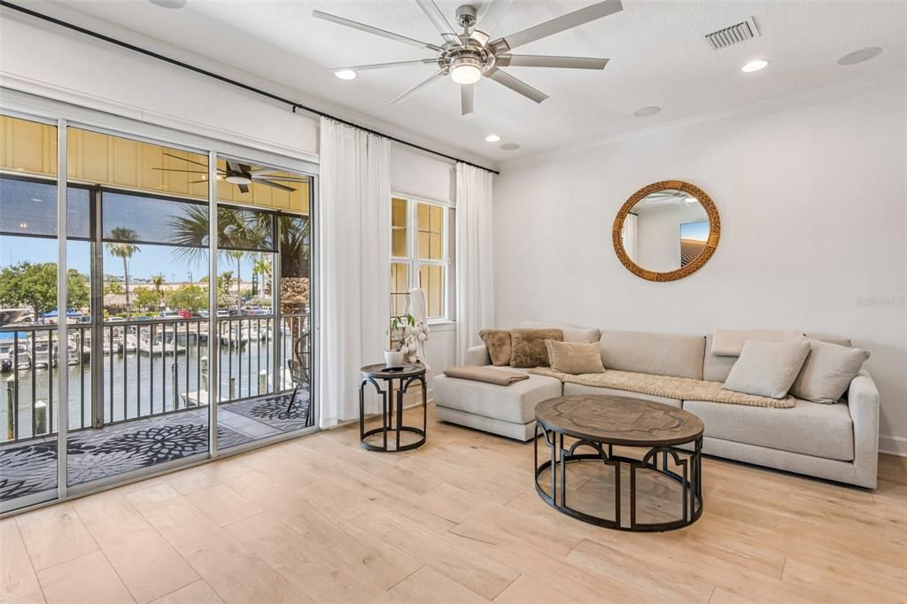 En Venta: $749,000 (3 camas, 2 baños, 1920 Pies cuadrados)