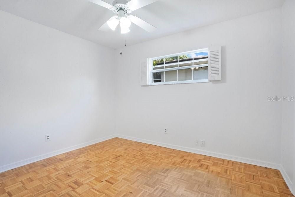 Activo con contrato: $925,000 (4 camas, 2 baños, 2280 Pies cuadrados)