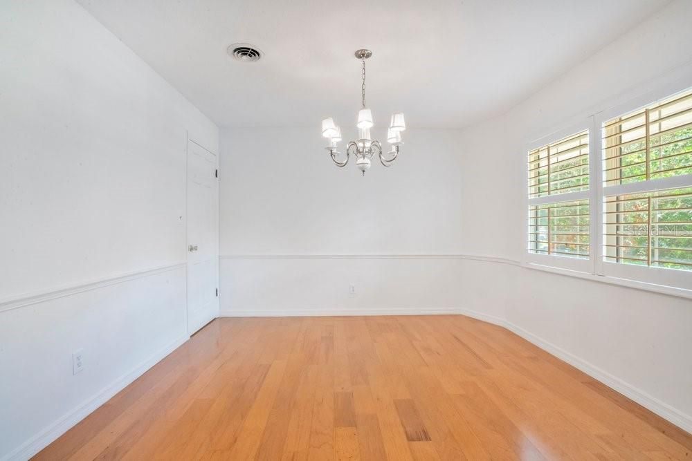 Activo con contrato: $925,000 (4 camas, 2 baños, 2280 Pies cuadrados)