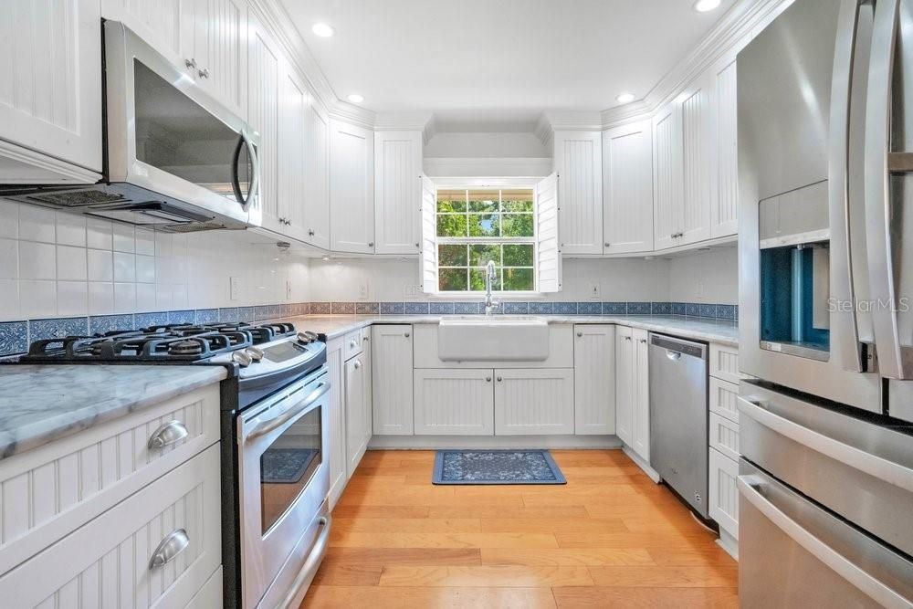 Activo con contrato: $925,000 (4 camas, 2 baños, 2280 Pies cuadrados)