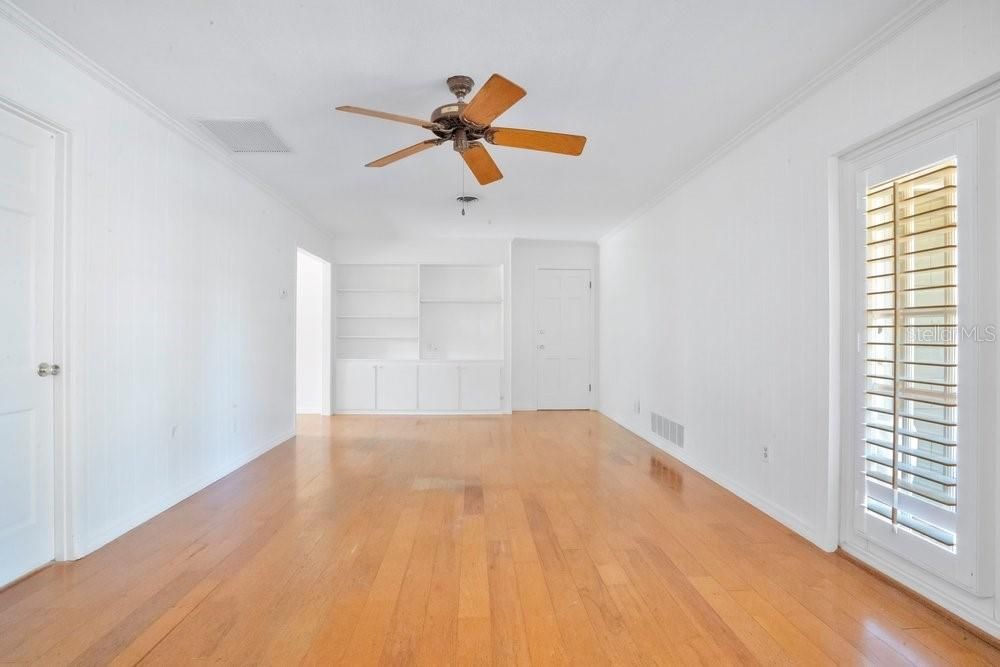 Activo con contrato: $925,000 (4 camas, 2 baños, 2280 Pies cuadrados)