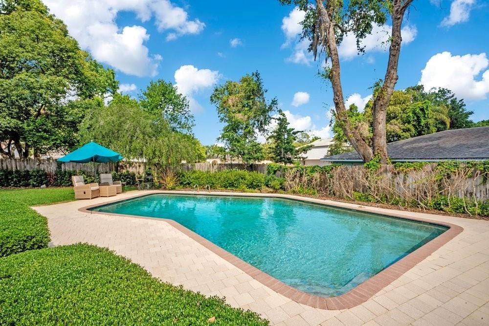 Activo con contrato: $925,000 (4 camas, 2 baños, 2280 Pies cuadrados)