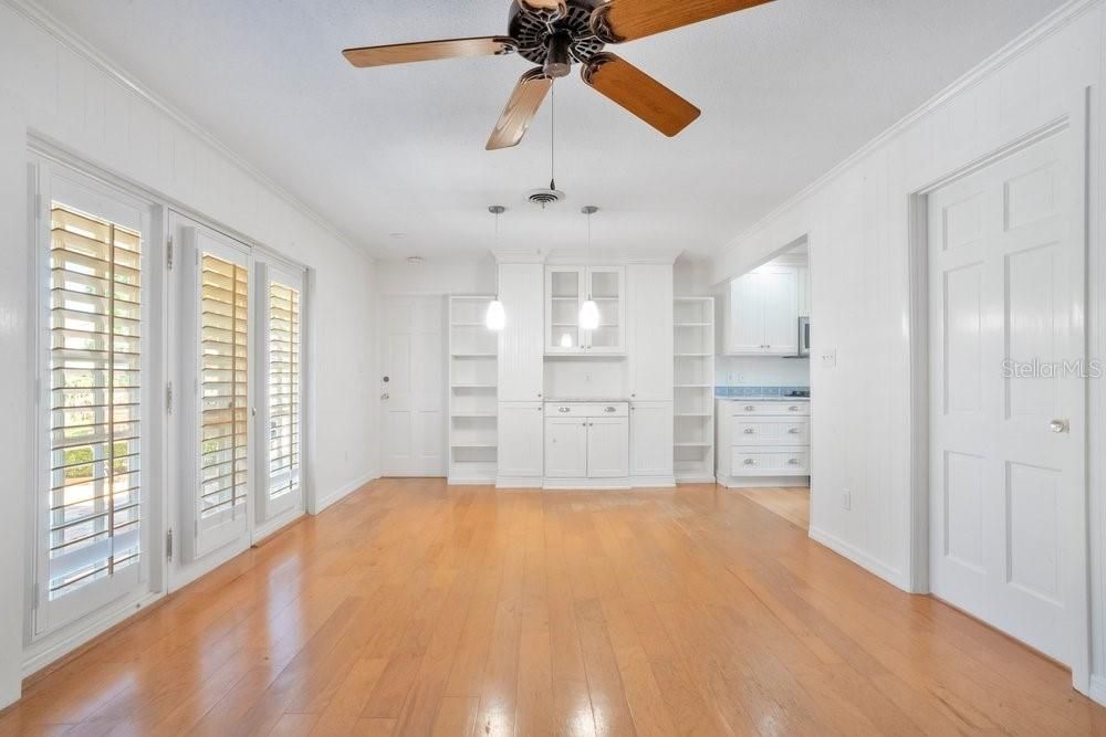 Activo con contrato: $925,000 (4 camas, 2 baños, 2280 Pies cuadrados)