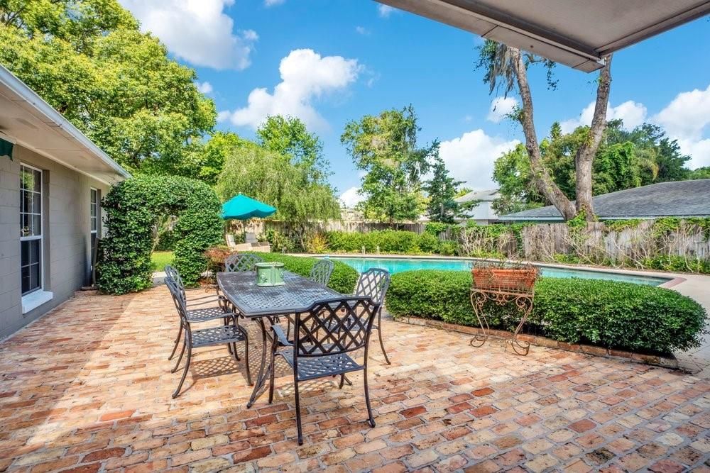Activo con contrato: $925,000 (4 camas, 2 baños, 2280 Pies cuadrados)