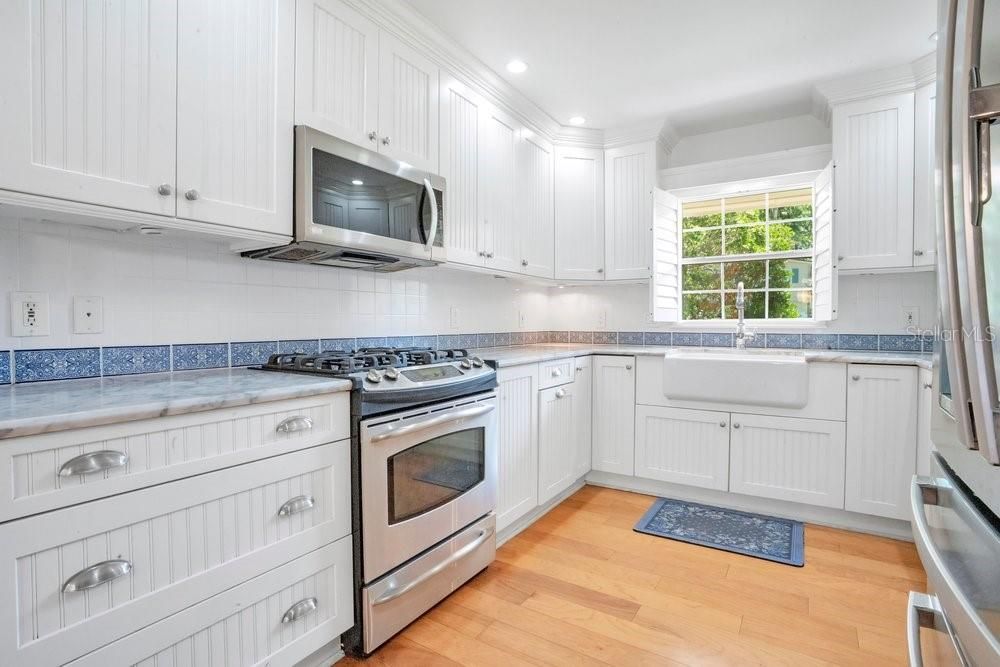 Activo con contrato: $925,000 (4 camas, 2 baños, 2280 Pies cuadrados)