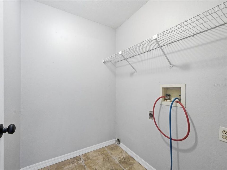 В аренду: $2,300 (3 спален, 2 ванн, 1326 Квадратных фут)
