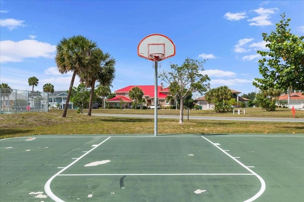 待售: $29,000 (0.32 acres)