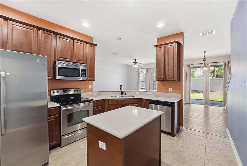 En Renta: $2,395 (3 camas, 2 baños, 1598 Pies cuadrados)