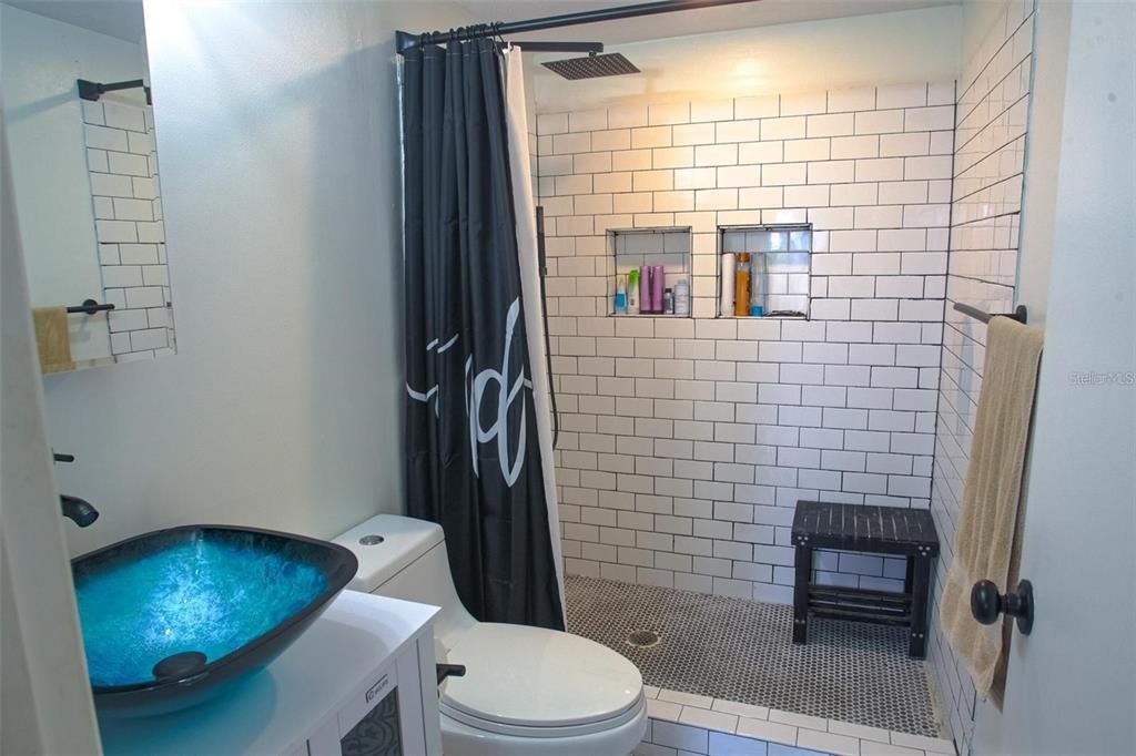 For Sale: $146,900 (2 beds, 2 baths, 930 Square Feet)