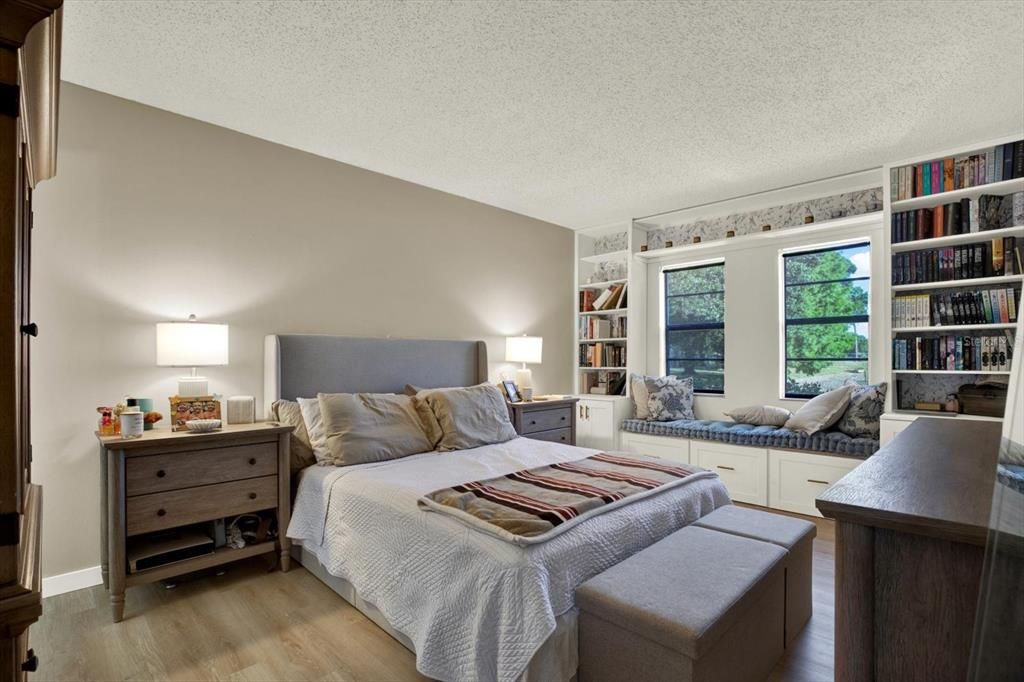 For Sale: $146,900 (2 beds, 2 baths, 930 Square Feet)