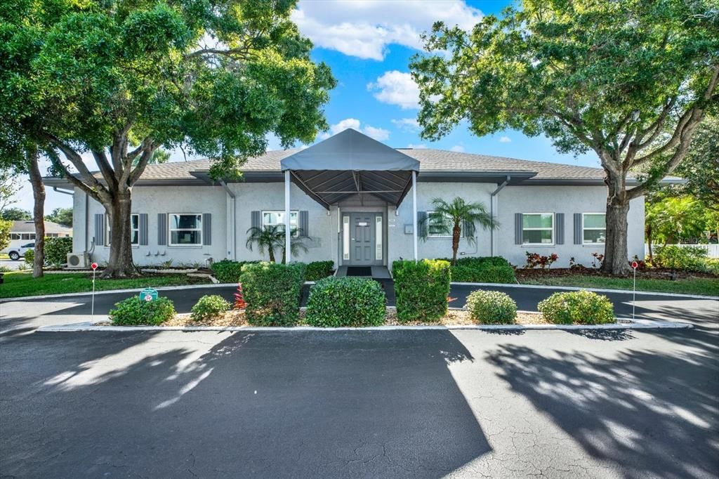 For Sale: $146,900 (2 beds, 2 baths, 930 Square Feet)