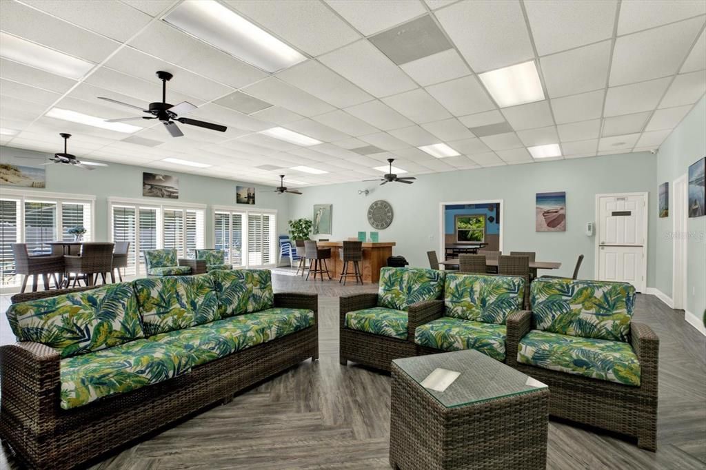 For Sale: $146,900 (2 beds, 2 baths, 930 Square Feet)
