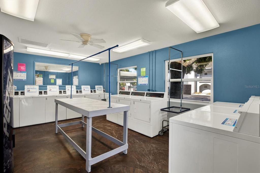 For Sale: $146,900 (2 beds, 2 baths, 930 Square Feet)