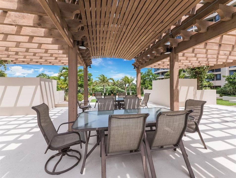 For Sale: $1,000,000 (2 beds, 2 baths, 1827 Square Feet)