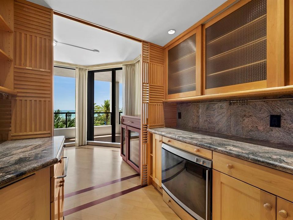 For Sale: $1,000,000 (2 beds, 2 baths, 1827 Square Feet)