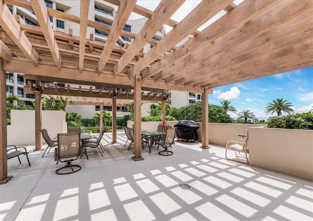 For Sale: $1,000,000 (2 beds, 2 baths, 1827 Square Feet)