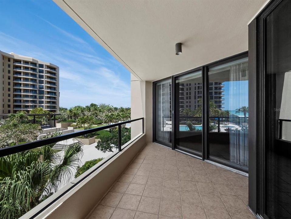 For Sale: $1,000,000 (2 beds, 2 baths, 1827 Square Feet)